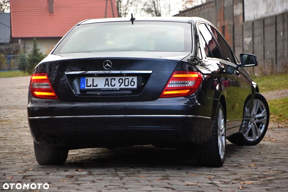 Mercedes-Benz Klasa C 180 Kompressor BlueEFFICIENCY Avantgarde - 12