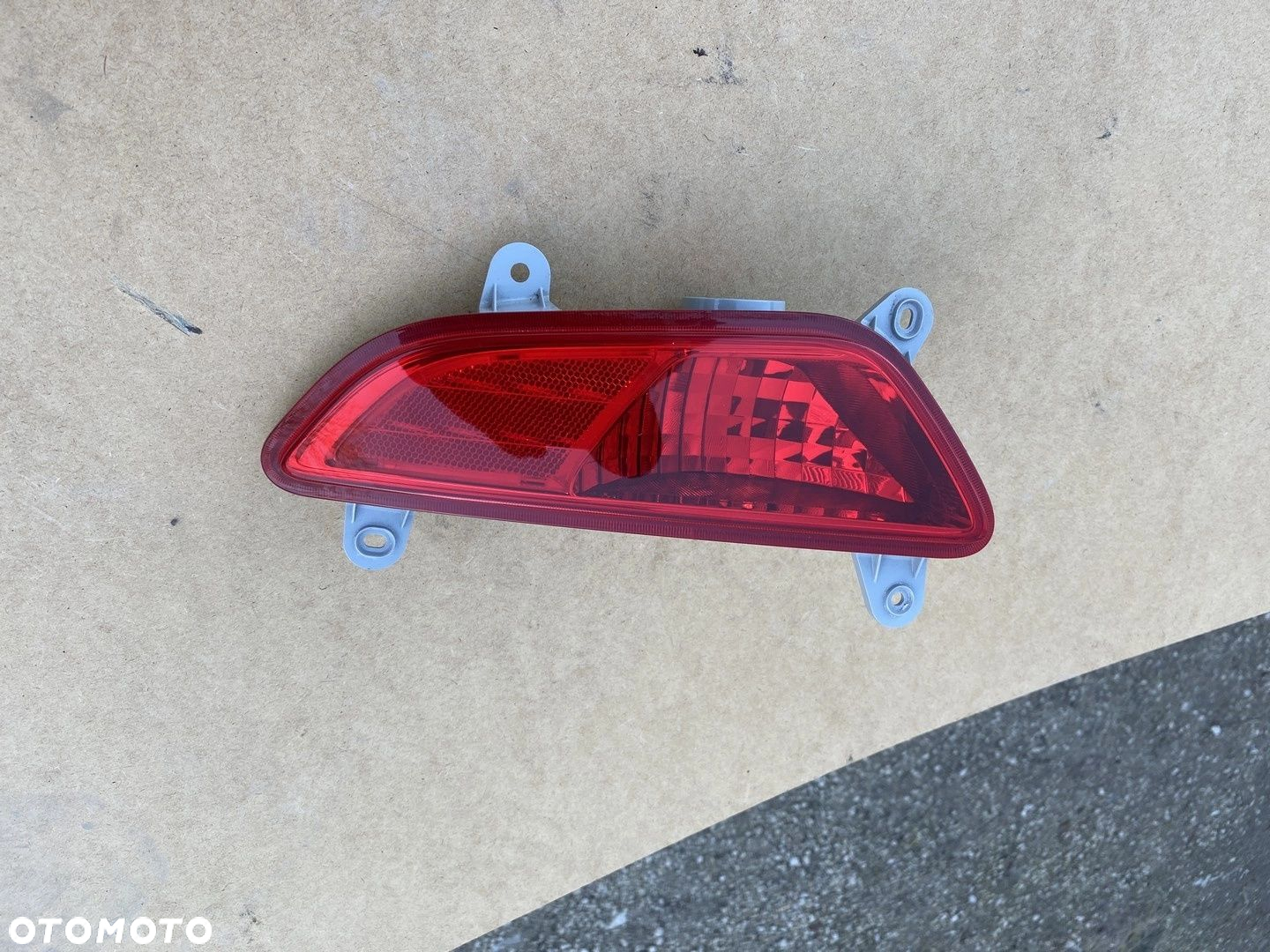 LAMPA PRZECIWMGIELNA TYLNA PRAWA HYUNDAI IX20 92405-1K0 - 2