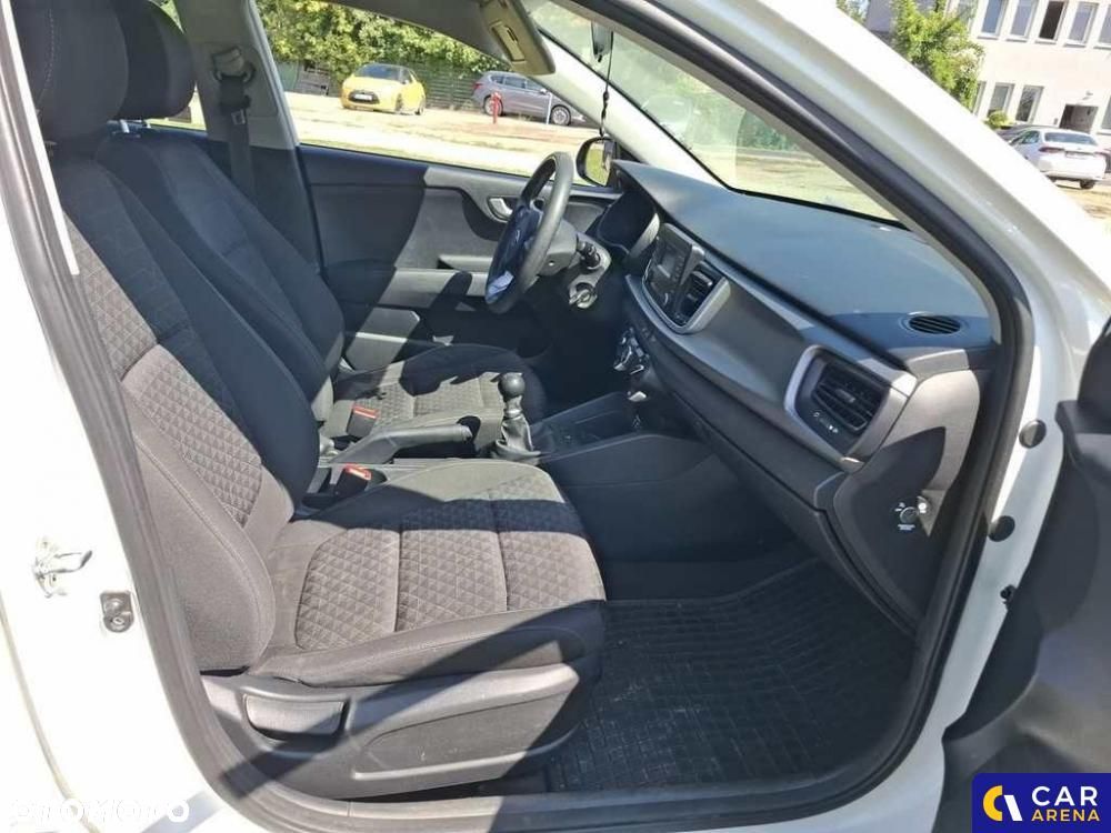 Kia Rio - 28
