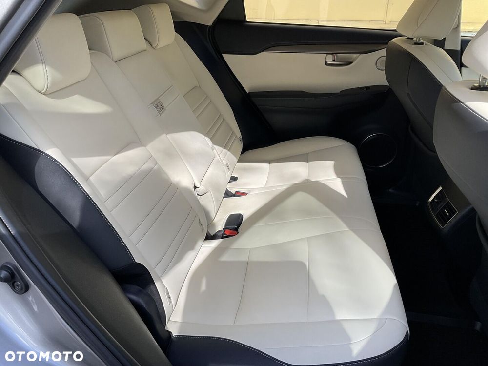 Lexus NX 300 F Impression AWD - 13