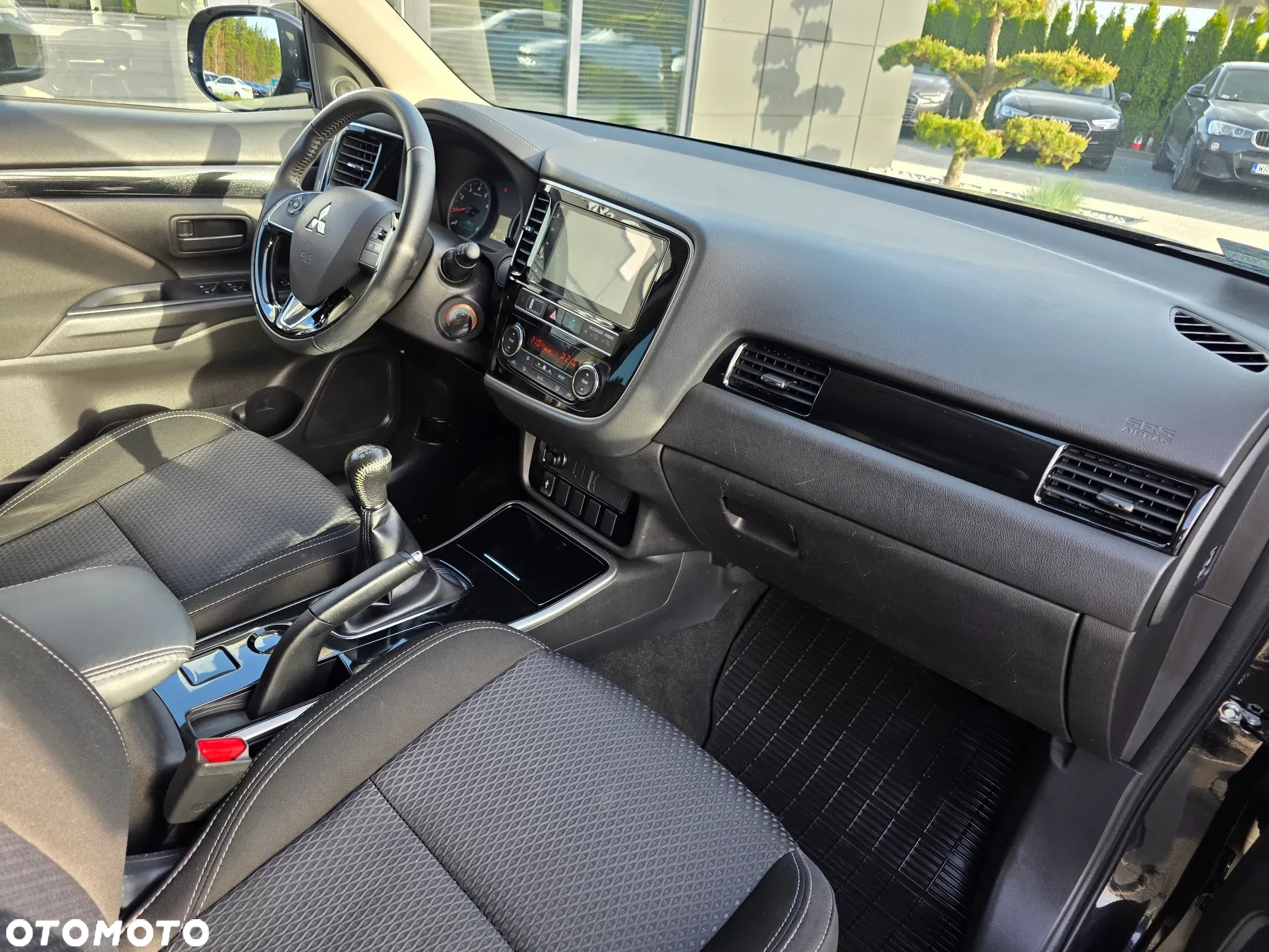 Mitsubishi Outlander 2.0 Invite + 2WD - 34
