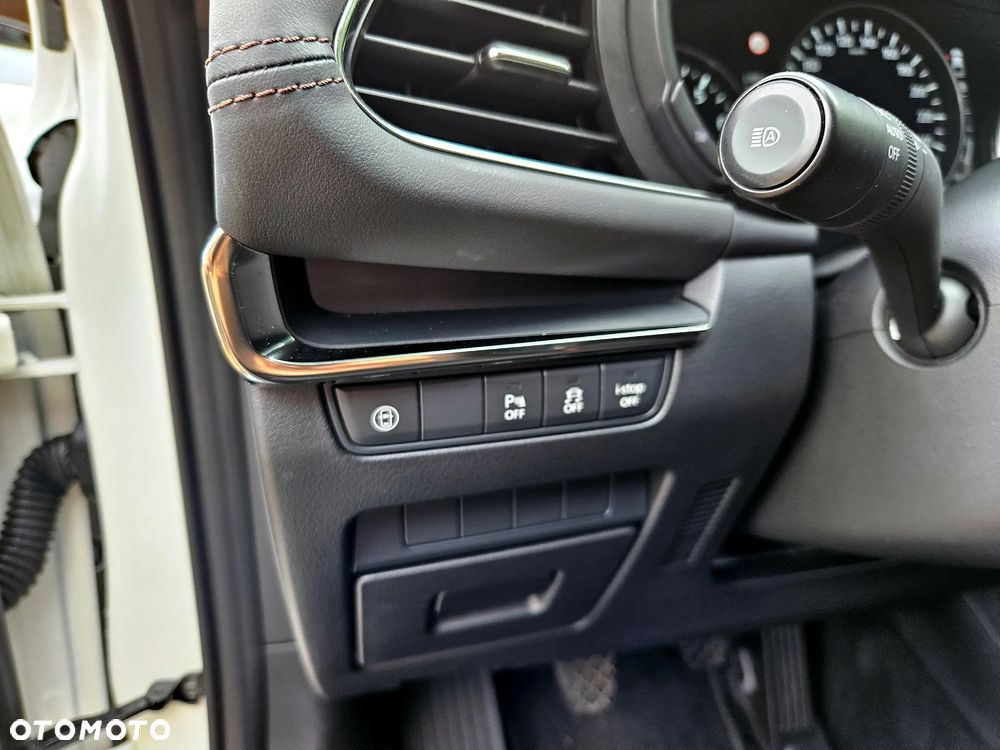 Mazda 3 e-SKYACTIV-G 122 M HYBRID EXCLUSIVE-LINE - 24