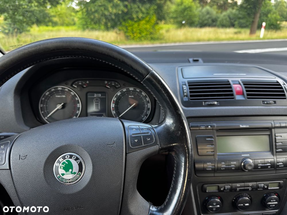 Skoda Octavia 2.0 TDI Ambiente - 11