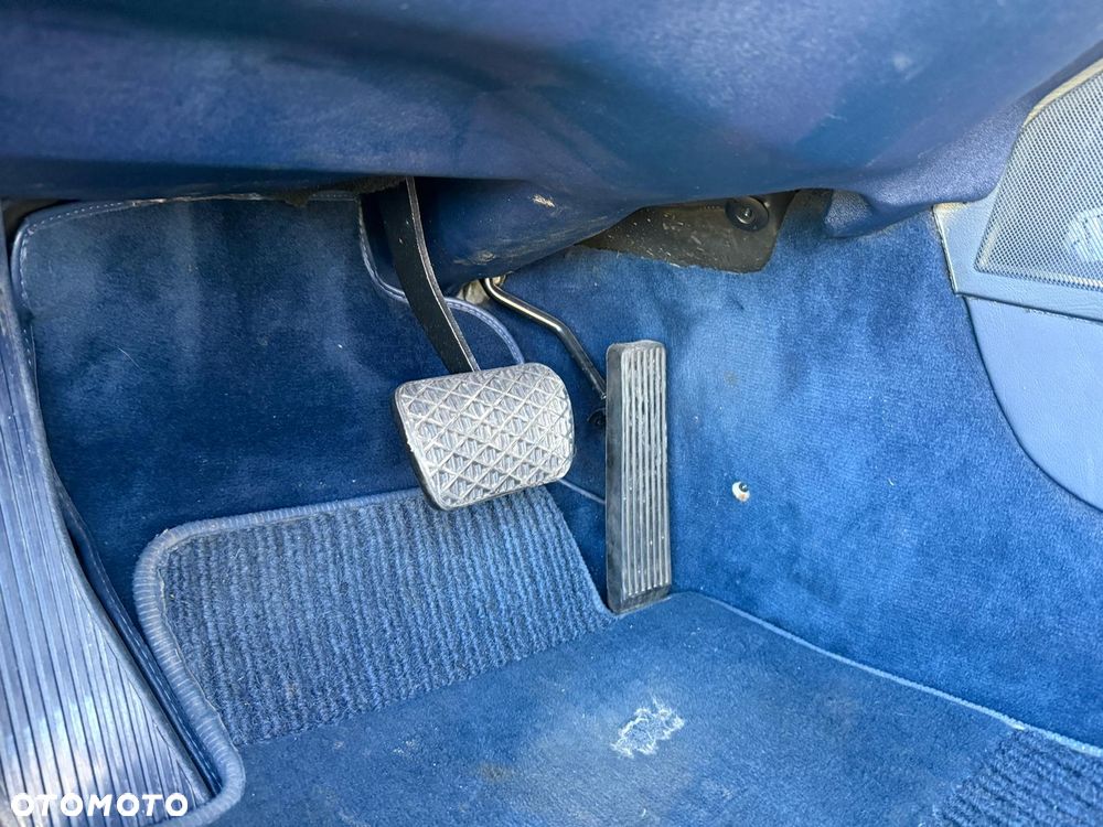 Mercedes-Benz W201 (190) - 11