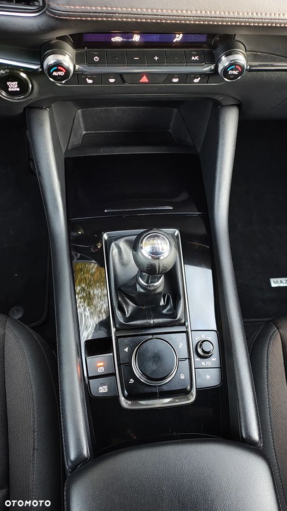 Mazda 3 e-SKYACTIV-G 2.0 M HYBRID - 38