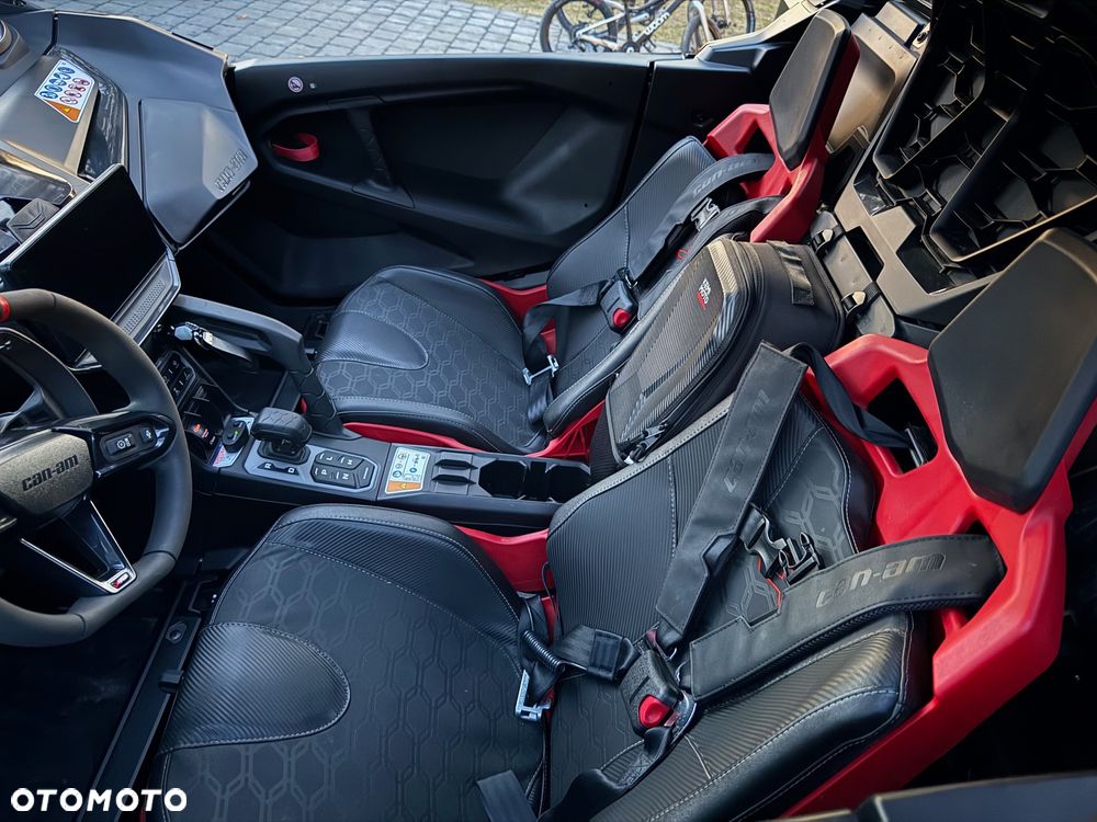 Can-Am Maverick - 11