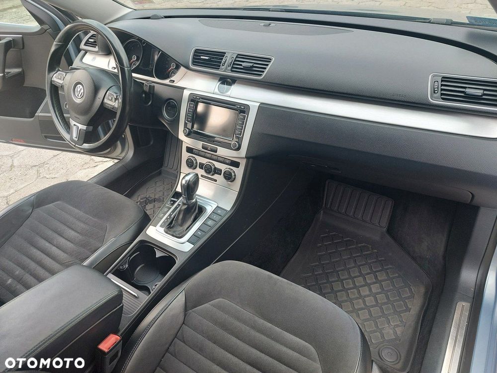 Volkswagen Passat - 15