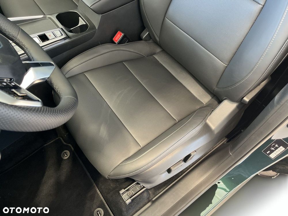 MG ZS Hybrid+ - 14