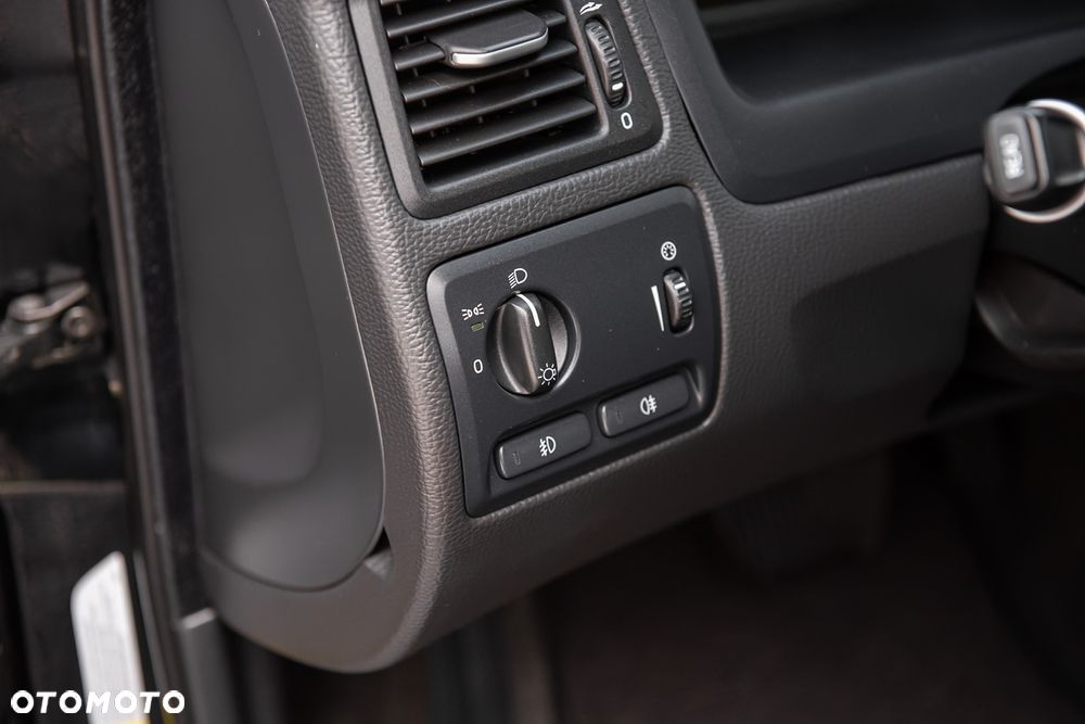 Volvo XC 70 D5 AWD Kinetic - 17
