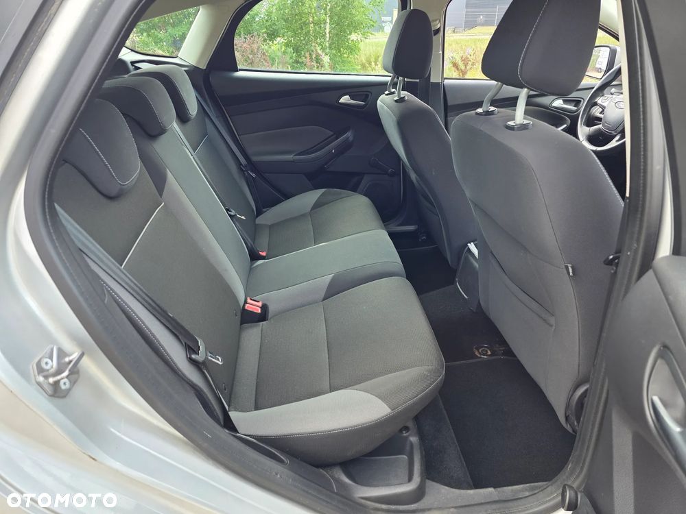 Ford Focus 1.6 Ambiente - 17