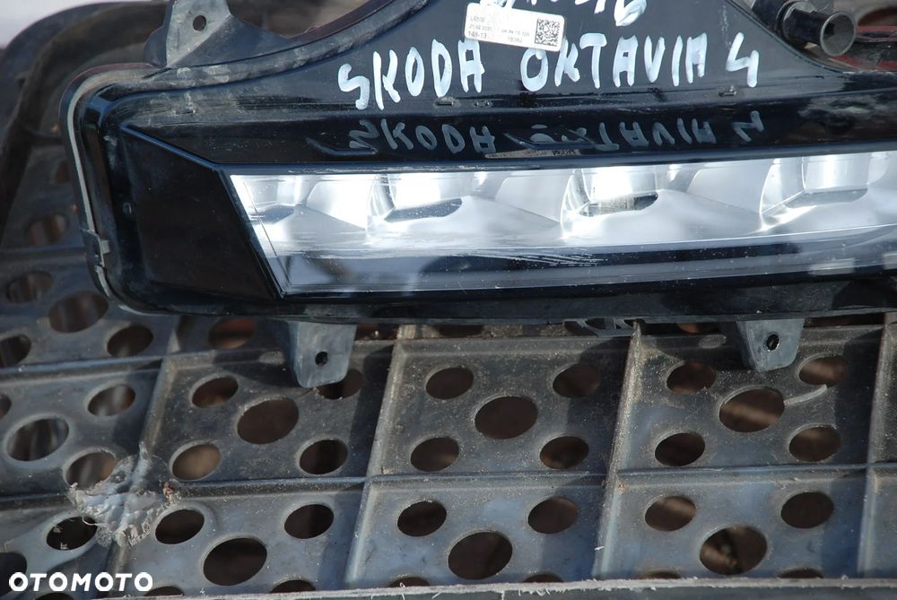 skoda oktavia 4 halogen WYSYŁKA - 3