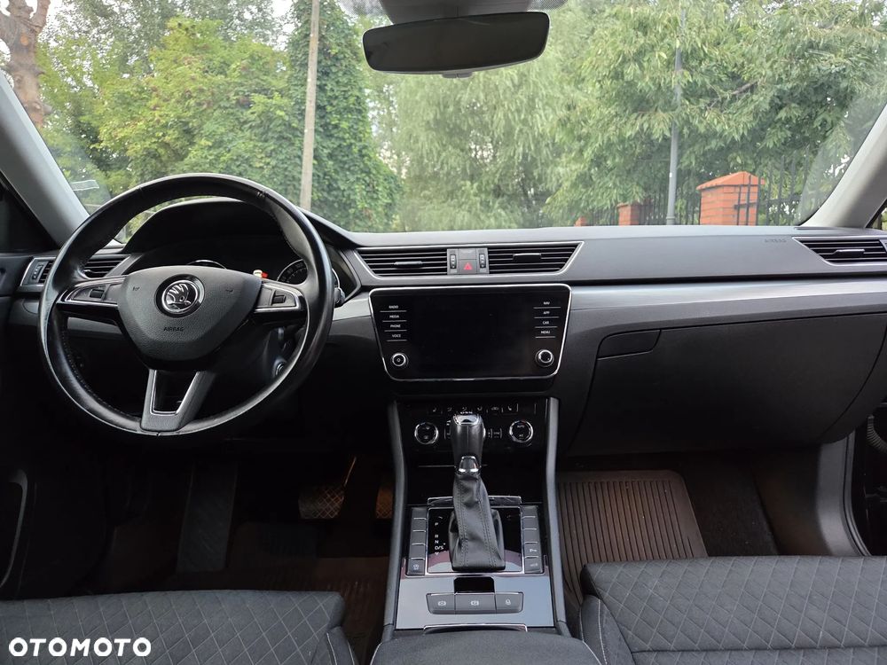 Skoda Superb 2.0 TDI DSG Active - 12