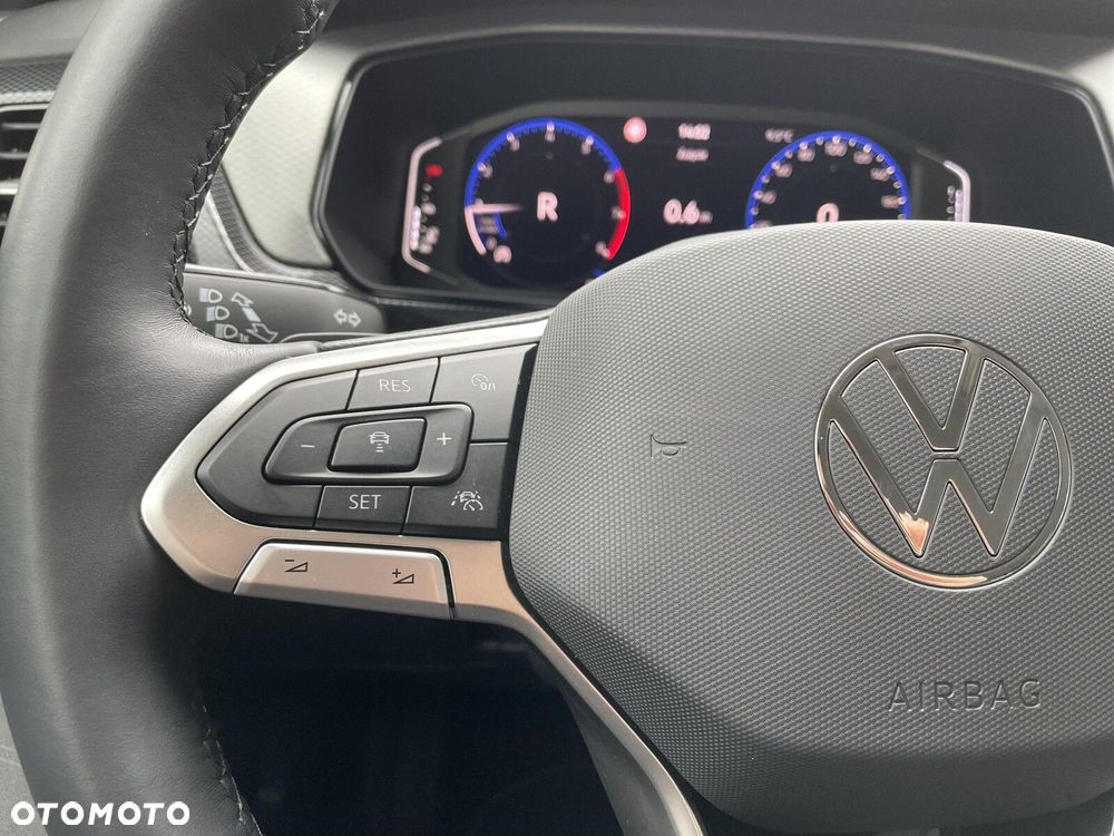 Volkswagen T-Cross - 13