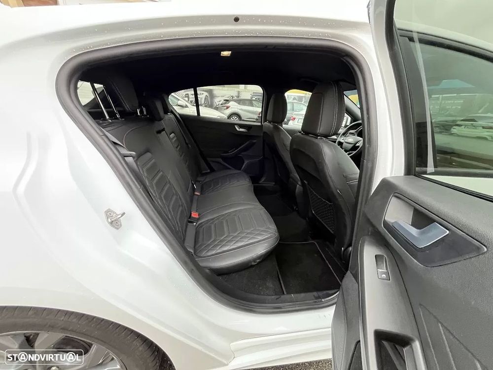 Ford Focus 1.0 EcoBoost MHEV ST-Line X Aut. - 35