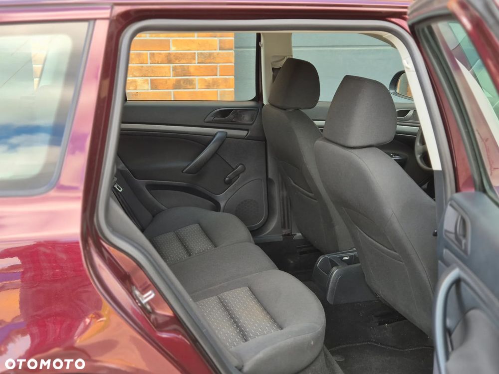 Skoda Octavia 1.6 Combi - 15