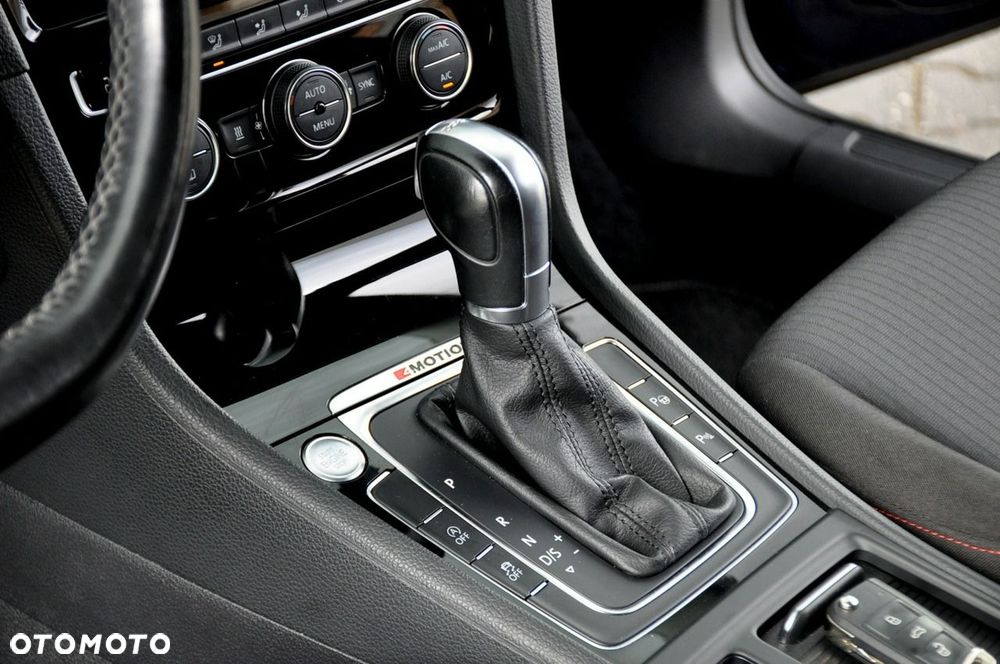 Volkswagen Golf Variant - 35