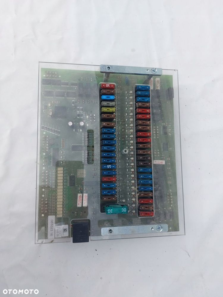 SKRZYNKA BEZPIECZNIKÓW AMBULANS "WAS" MERCEDES SPRINTER W906 EU - 1