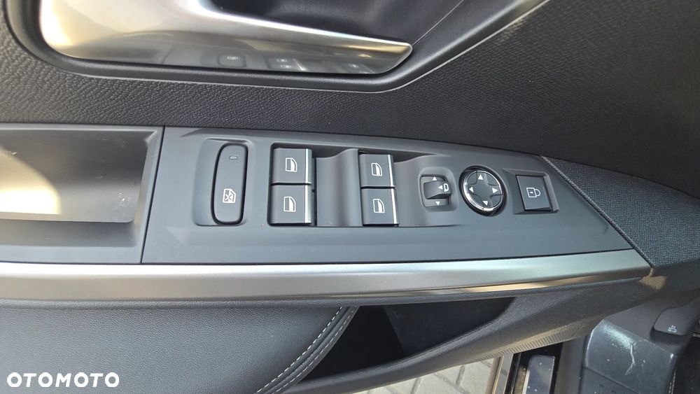 Peugeot 5008 1.6 PHEV 195 GT Exclusive S&S e-DCS7 - 32