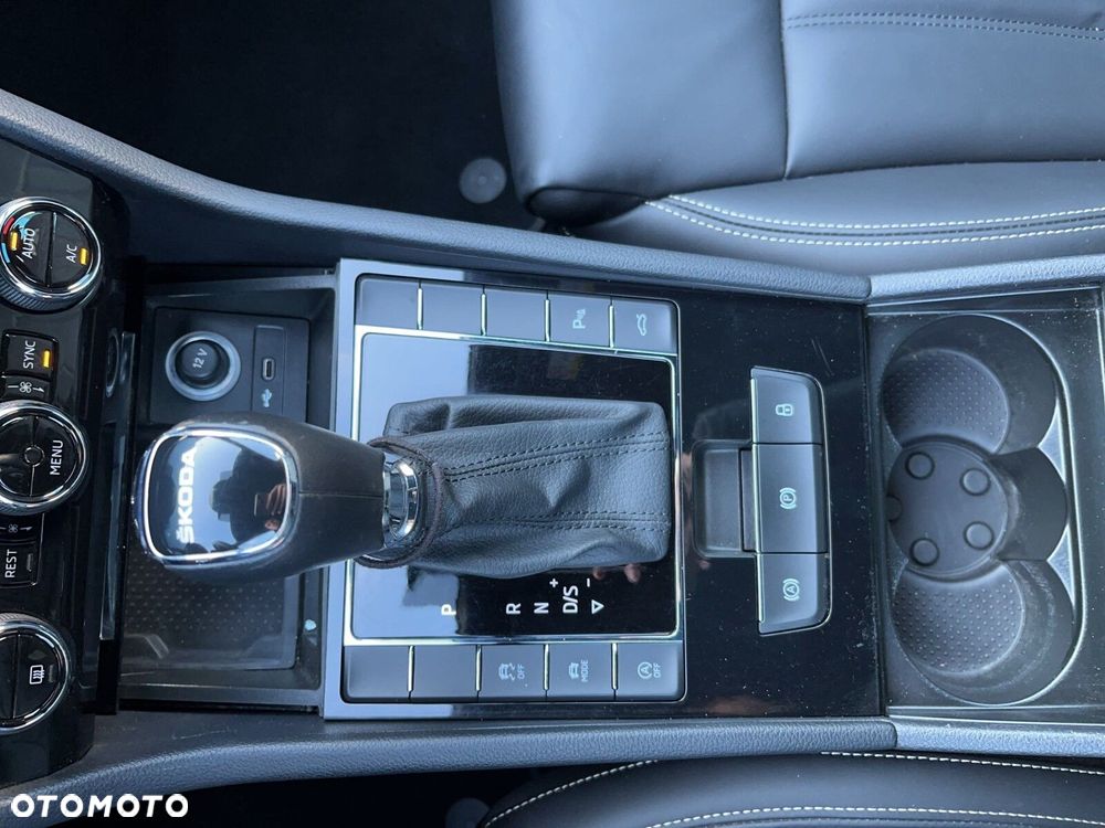 Skoda Superb 2.0 TDI SCR L&K DSG - 28