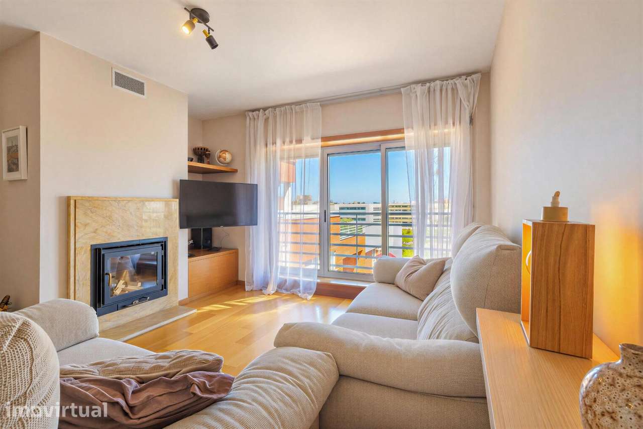 Apartamento T2 com 112 m2 úteis | Suite | Varanda | Arrumos |... - Grande imagem: 4/37