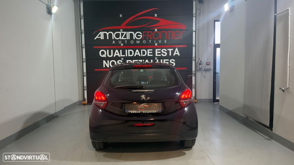 Peugeot 208 1.2 PureTech Signature - 8