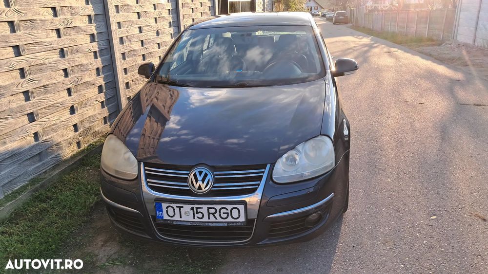 Volkswagen Jetta - 1