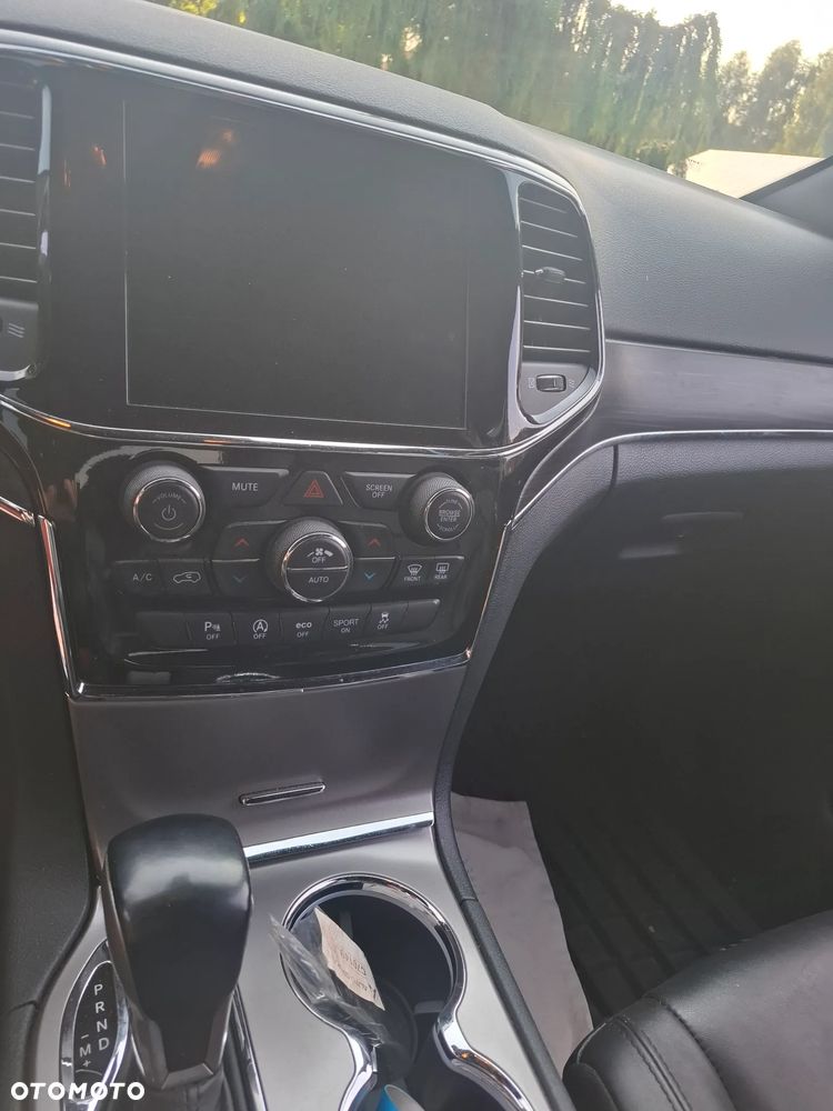Jeep Grand Cherokee - 9