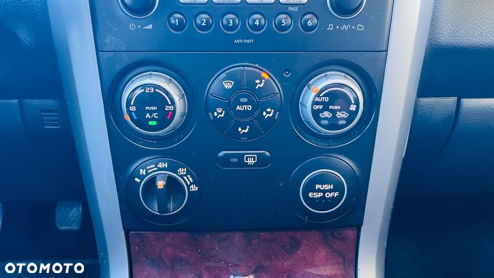Suzuki Grand Vitara 1.9 DDiS Premium EU5 - 17