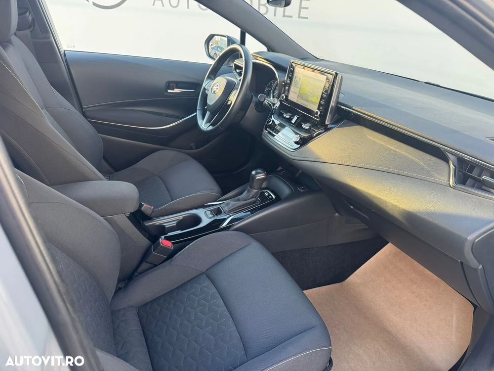 Toyota Corolla 1.8 Hybrid - 9