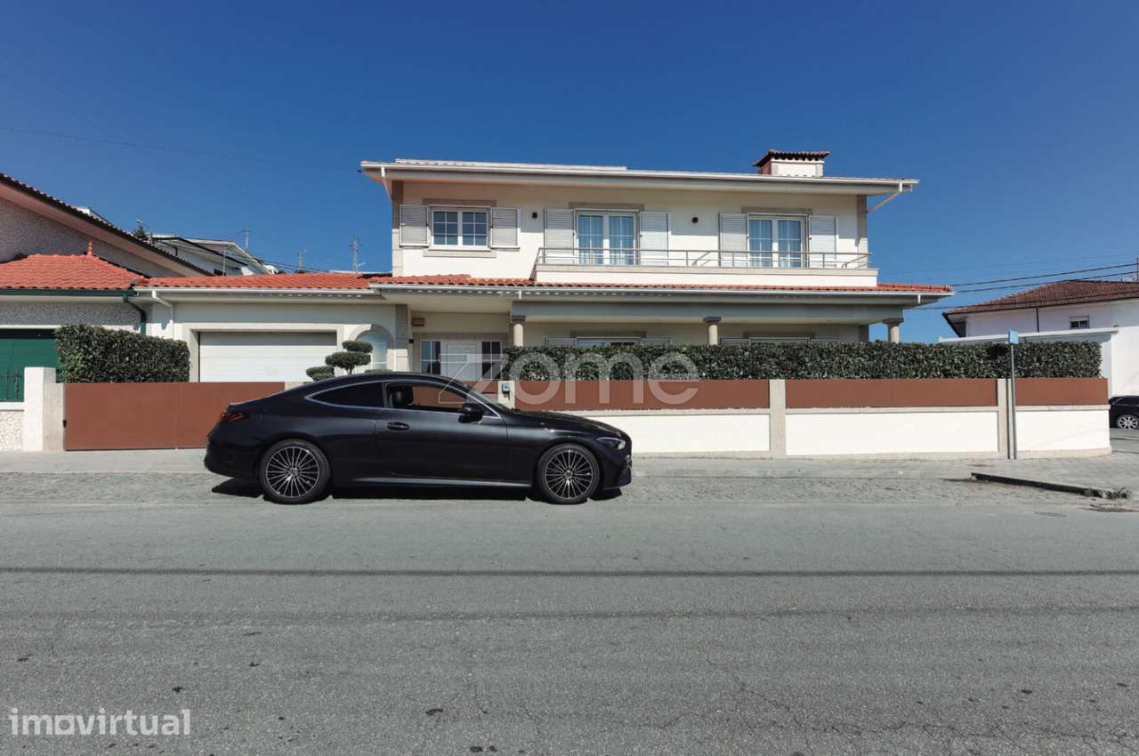 Moradia T3 (todos os quartos suite), jardim, garagem, um piso amplo. - Grande imagem: 5/60
