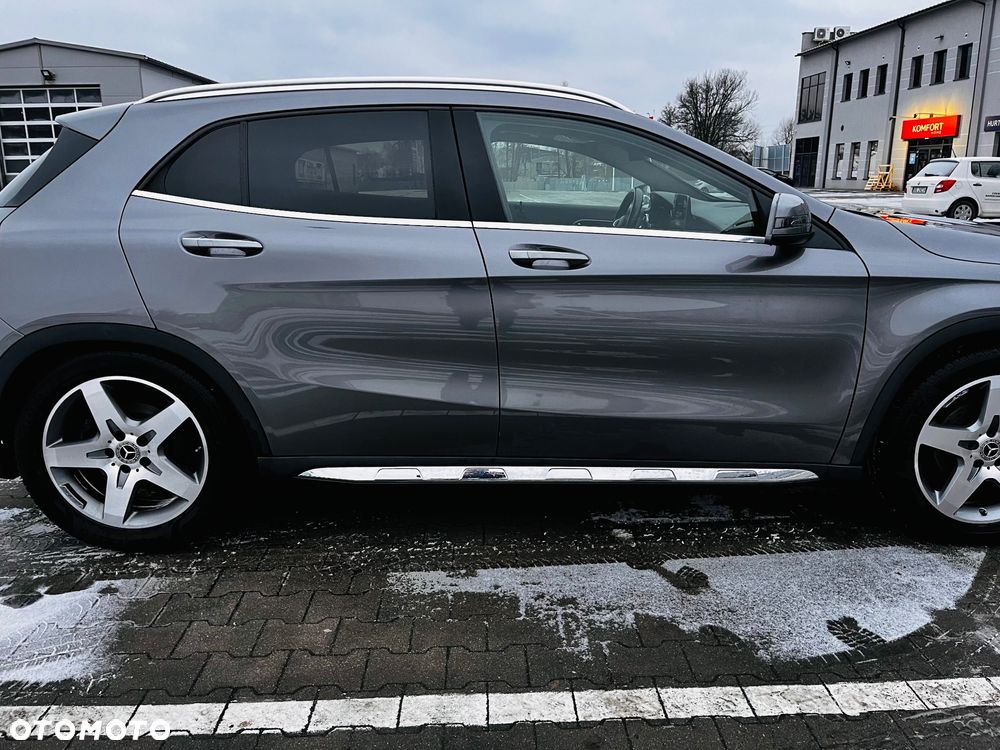 Mercedes-Benz GLA 180 7G-DCT AMG Line - 14