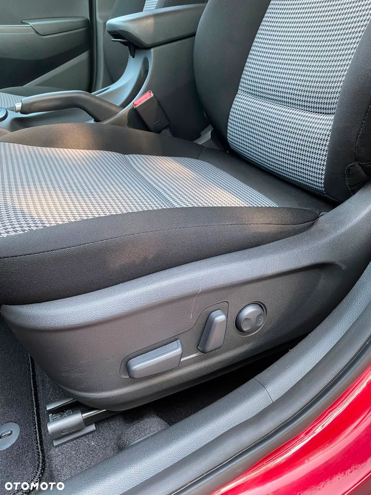 Hyundai Kona - 12