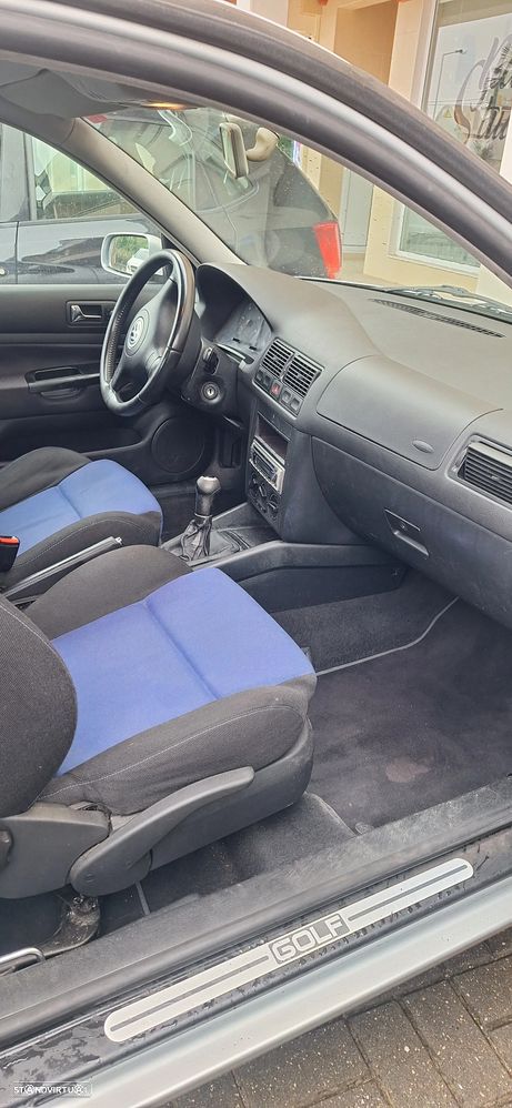 VW Golf 1.9 TDi 25 Anos - 8