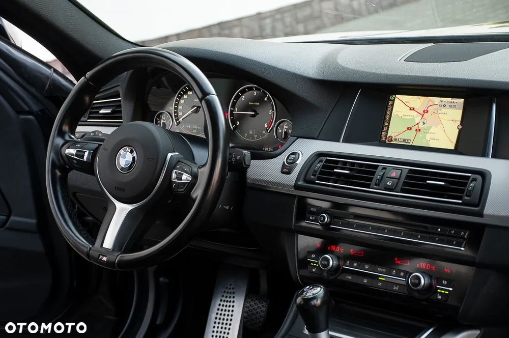 BMW Seria 5 520d Sport Line - 15