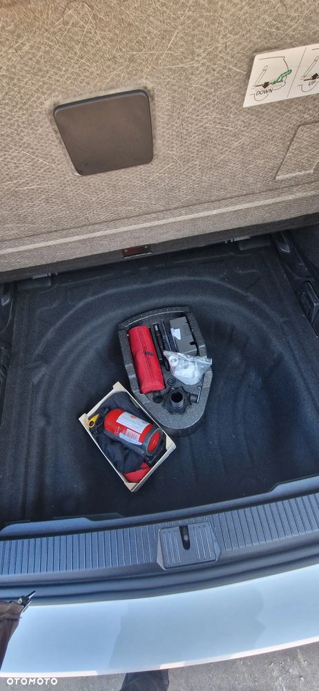 Volkswagen Passat 1.6 TDI (BlueMotion Technology) Comfortline - 15