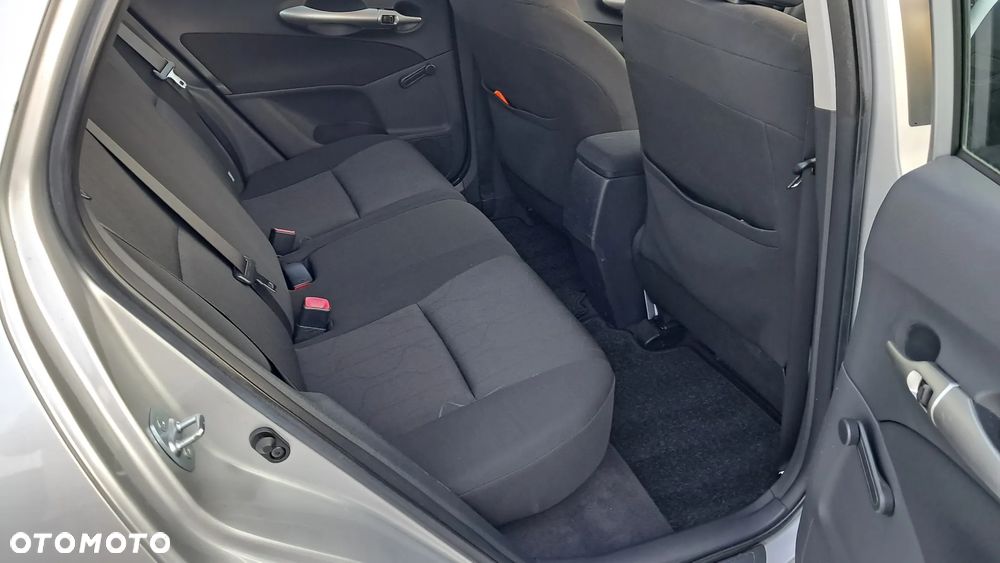 Toyota Auris 1.33 VVT-i - 13
