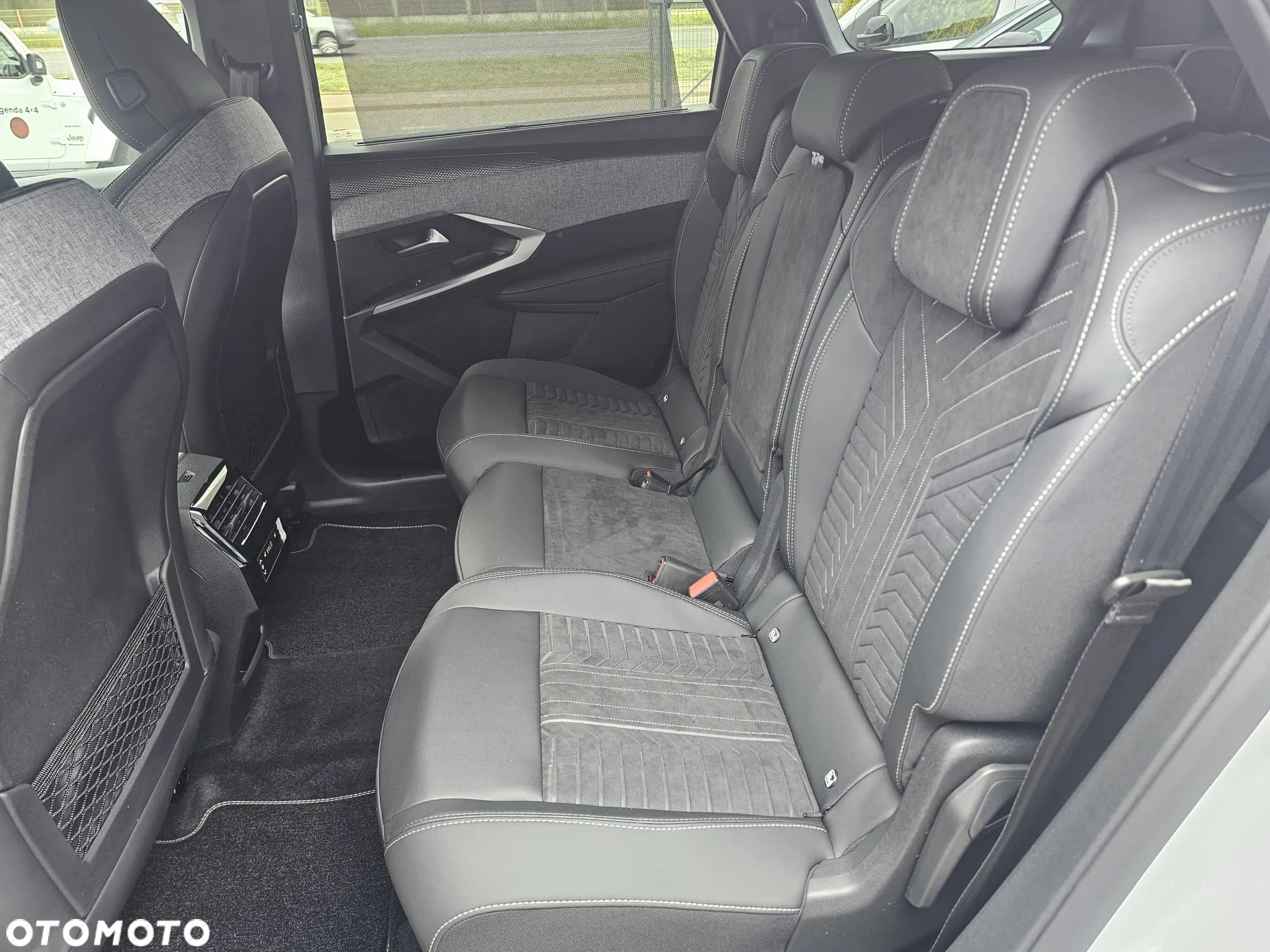 Peugeot 5008 1.2 PureTech mHEV GT S&S e-DCS6 - 13