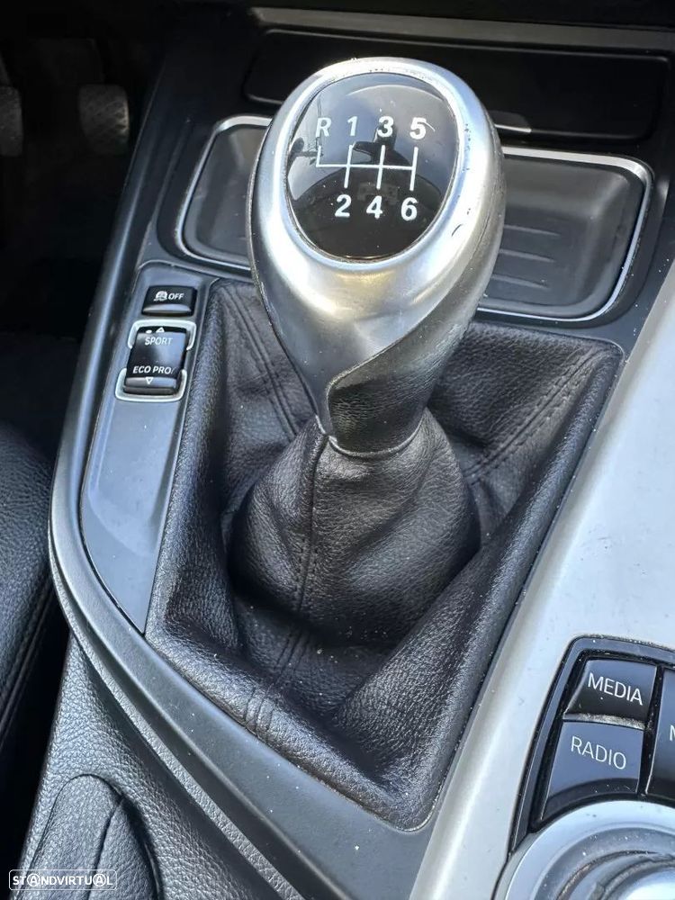 BMW 318 d Sport Line - 51