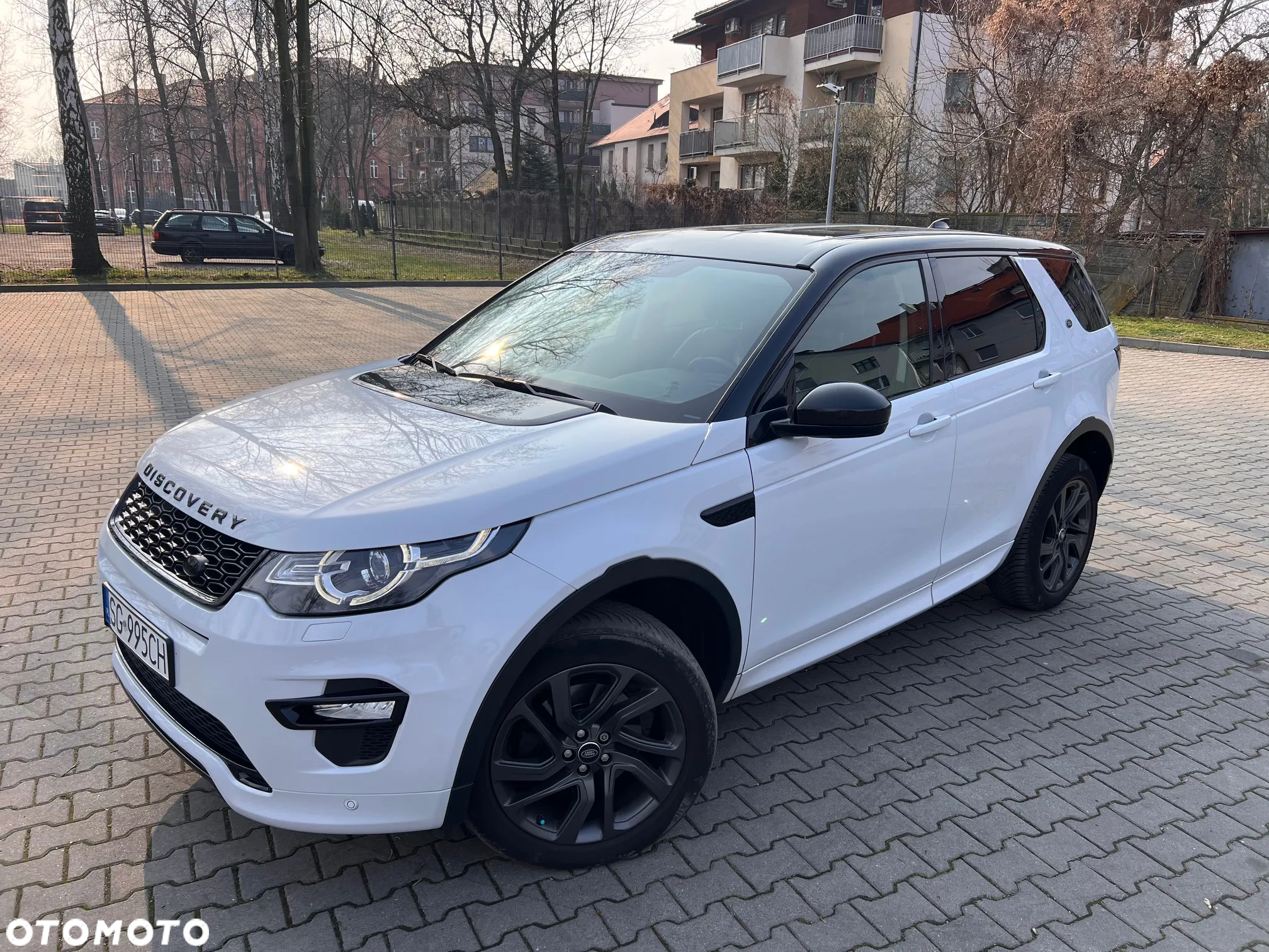 Land Rover Discovery Sport 2.0 D180 R-Dynamic HSE - 26