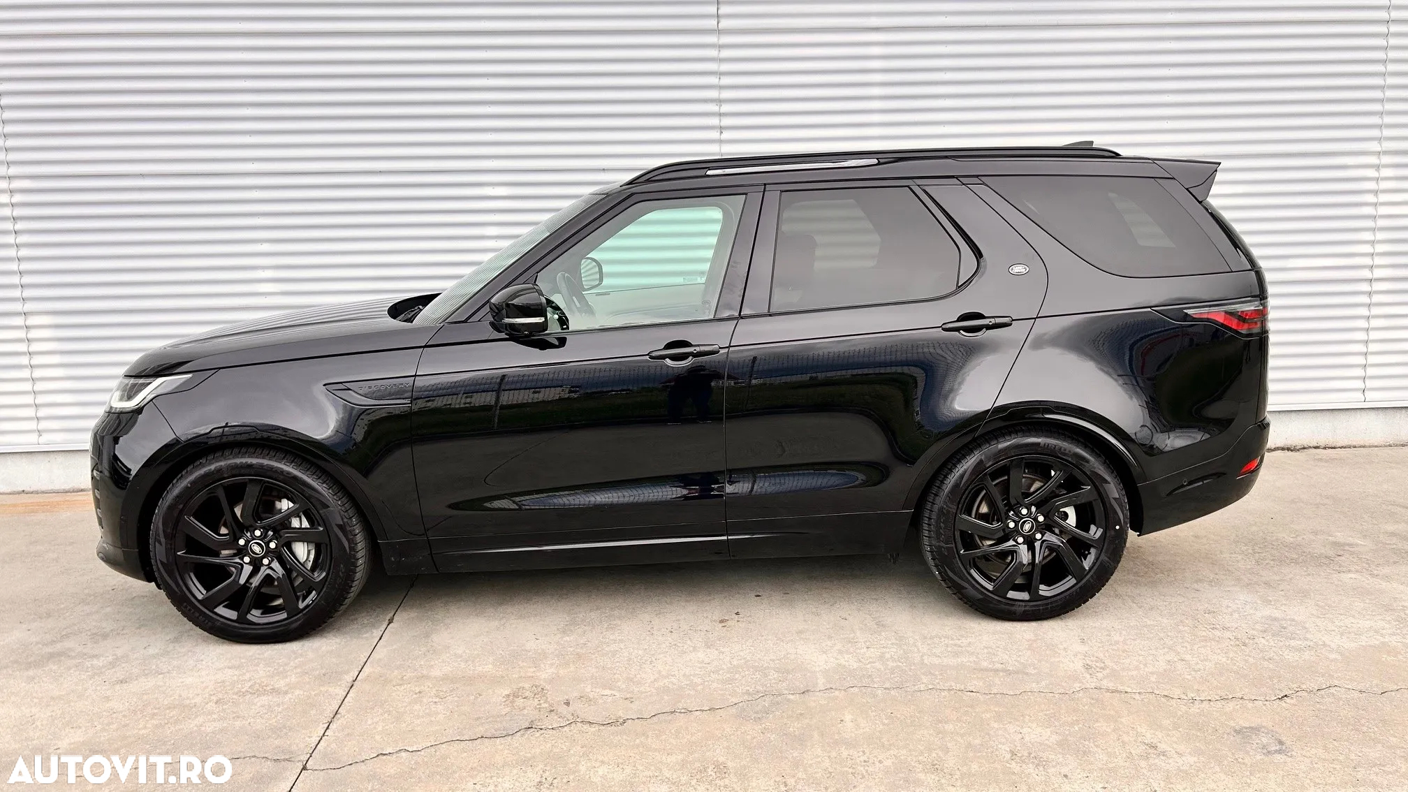 Land Rover Discovery 3.0D 300 MHEV R-Dynamic SE - 5