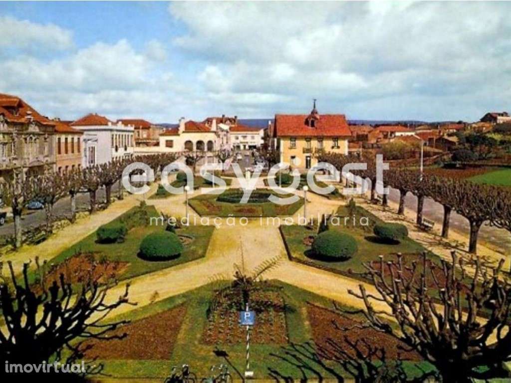 Loteamento para construção em altura de prédio com 4 pisos - Grande imagem: 2/11