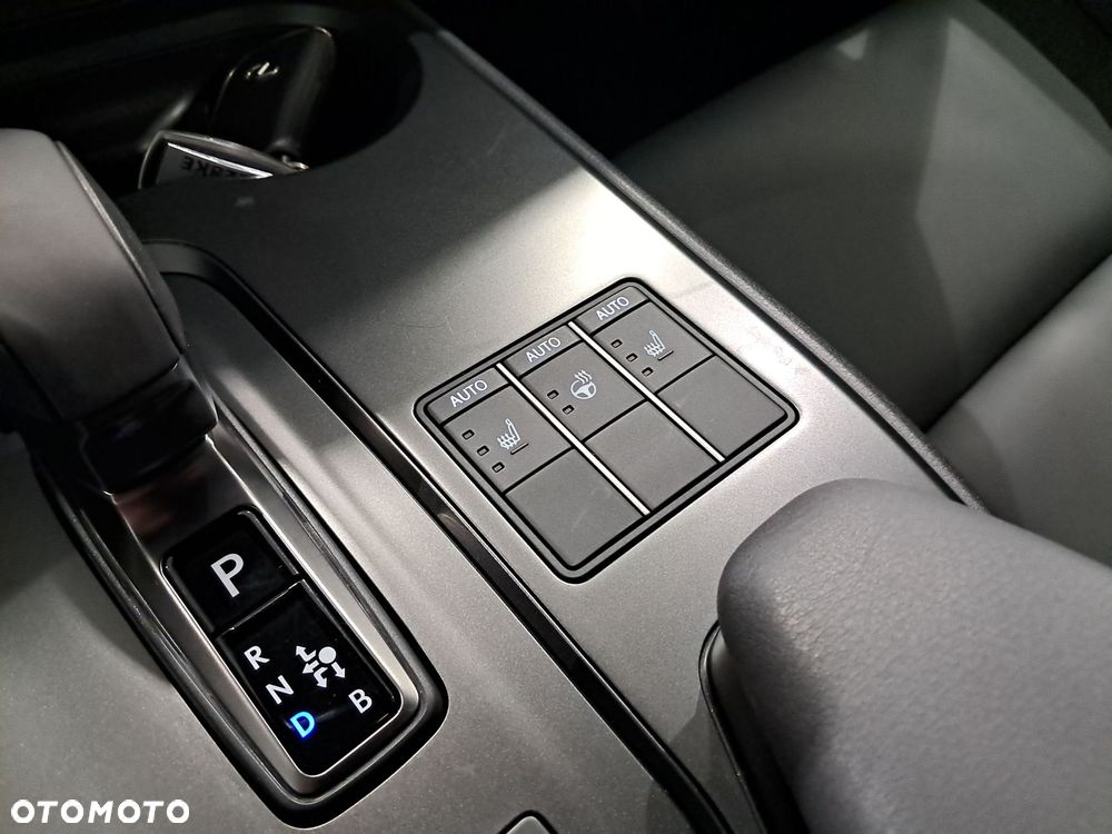 Lexus UX - 16