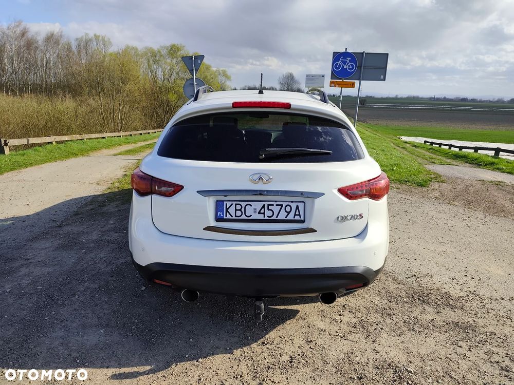Infiniti Q70 3.0d S - 2