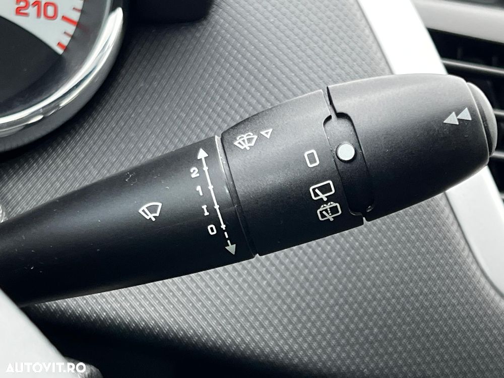 Peugeot 207 95 VTi Filou - 18