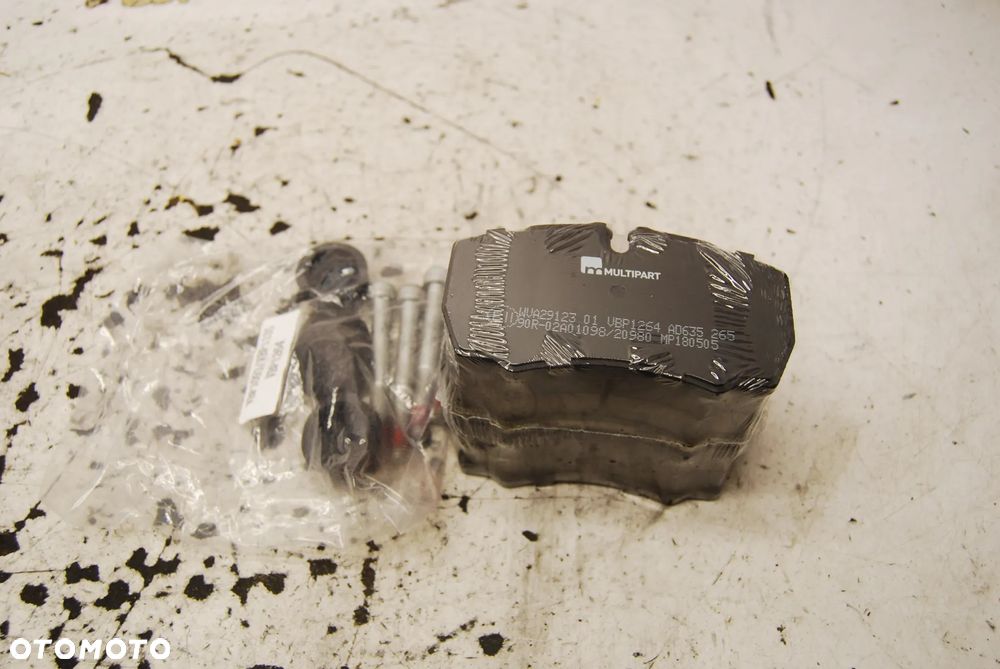 KLOCKI HAMULCOWE TYŁ TYLNE NOWE 20.3MM WVA29123 MULTIPART IVECO DAILY 99-14 - 2