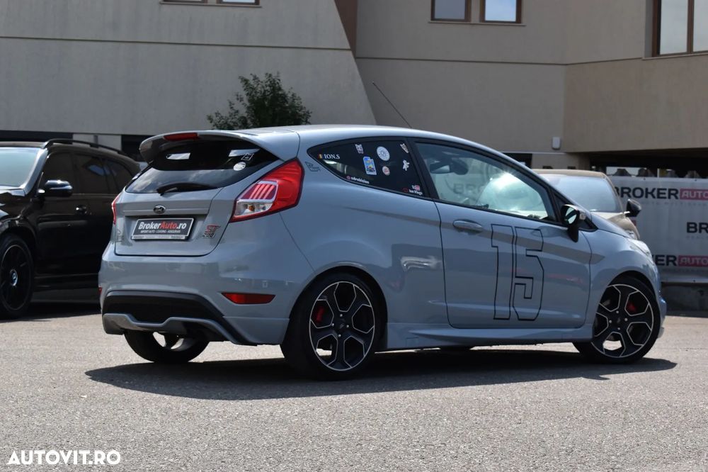 Ford Fiesta 1.6 ST - 9