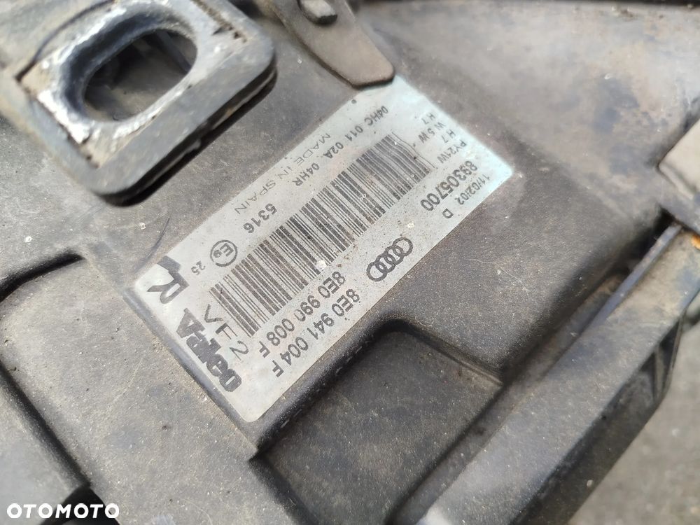 Audi A4 B6 lampa przednia  prawa - 5