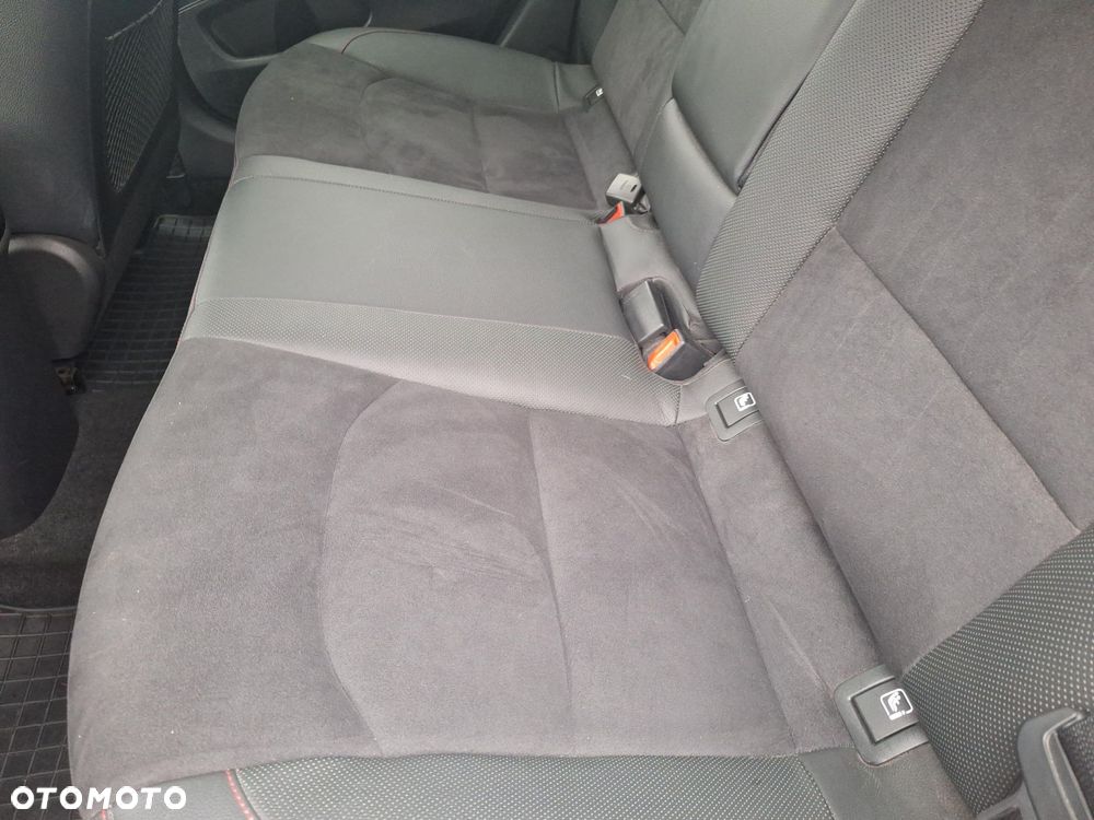 Kia Ceed 1.6 T-GDI GT - 16