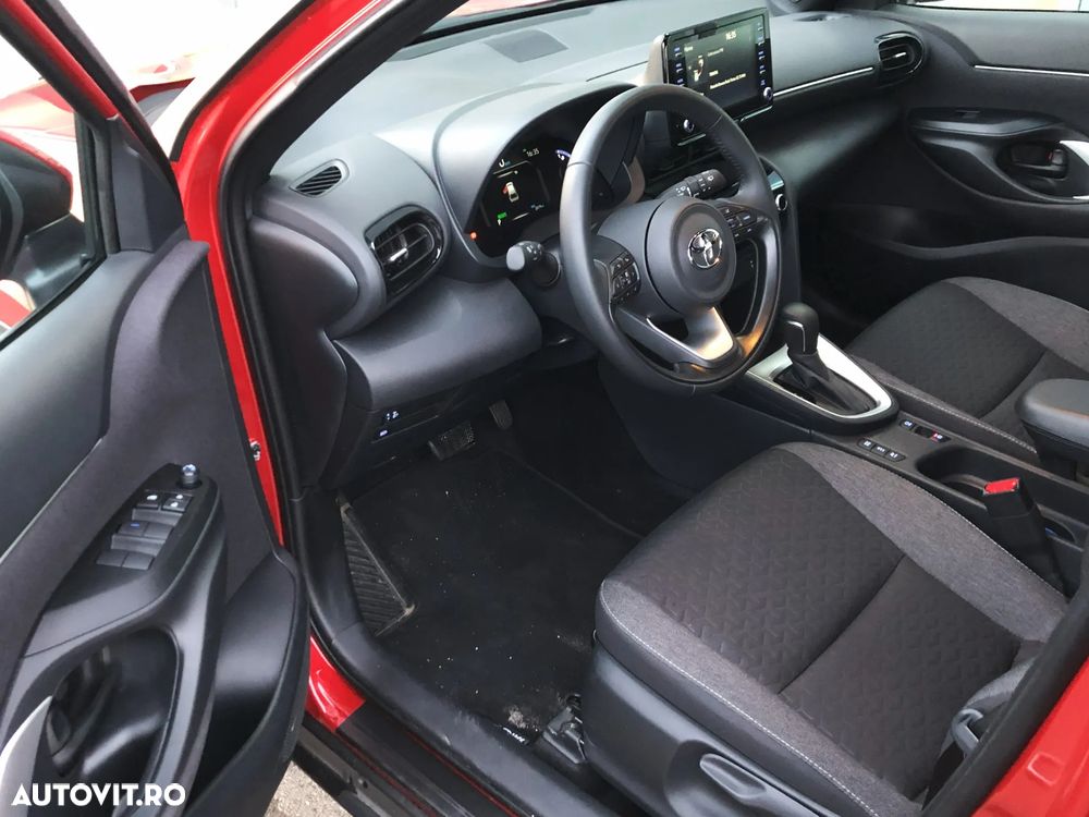 Toyota Yaris Cross 1.5 VVT-i HSD 4x2 Dynamic - 9