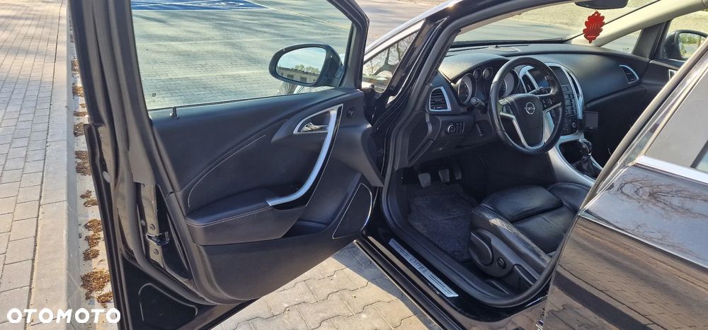 Opel Astra 1.4 Turbo Cosmo - 11